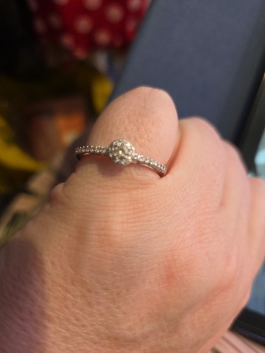 9ct white gold - , featuring