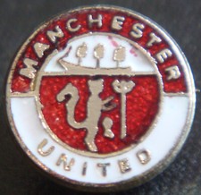 MANCHESTER UNITED Vintage club crest type Badge Brooch pin In gilt 15mm Dia