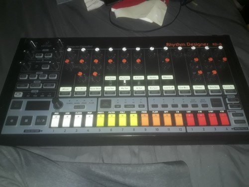 Behringer analog drum - rd-8,