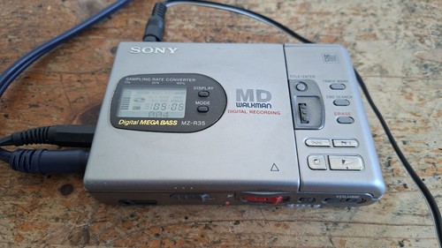 Sony r35 portable minidisc - mz-r35,