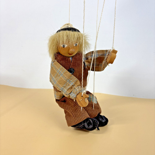 String puppet ragamuffin - string,
