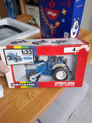Britains farm toys ford - farm, tw