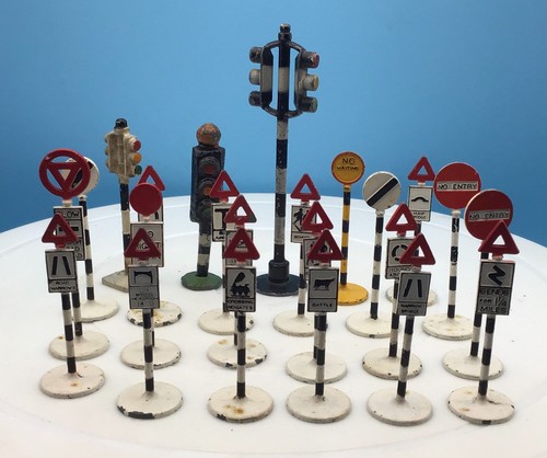Dinky road signs - dinky, 20