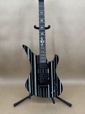 IN  Stock Synyster Gates
