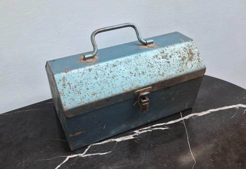 Vintage metal tool - metal,