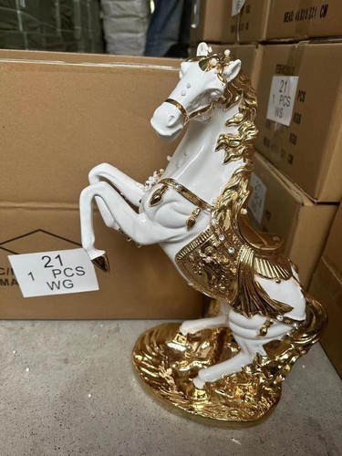 White gold italian style - white, horse
