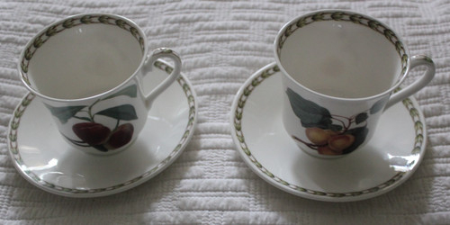 Rhs queens bone china - 2,