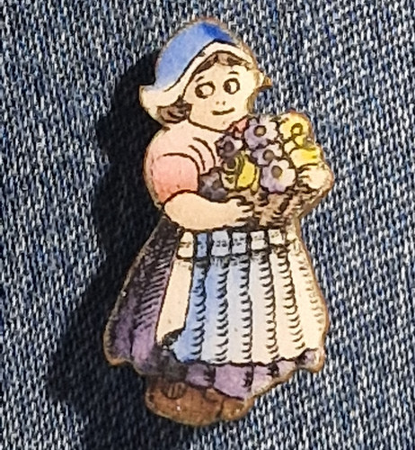 Dutch girl enamel pin - girl, badge