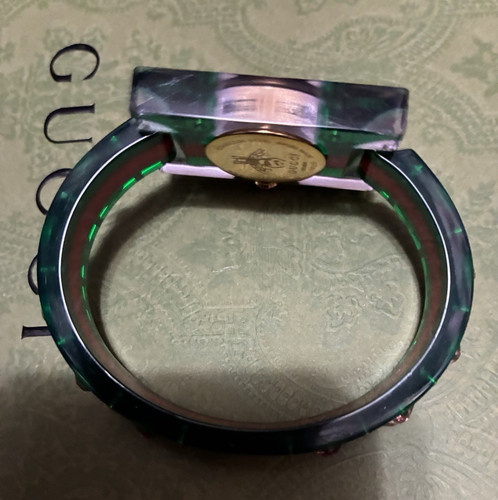 Gucci 143 women quartz - gucci,