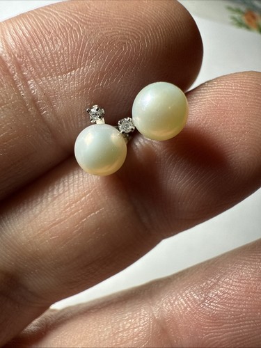Pierced earrings akoya - pierced,