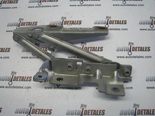 Charnière De Capot Avant Droite Vauxhall Insignia GM 12841601 D'occasion 2012