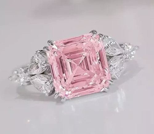 Certified asscher cut - 8.50,