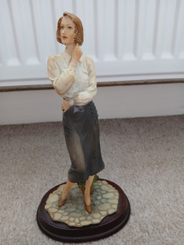 Lady figurine the leonardo - lady,