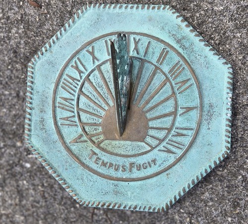 Vintage sundial tempes fugit - vintage,