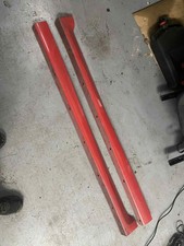 Complete pair of side skirts -