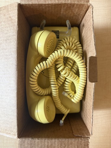 Vintage 554 yellow rotary - vintage,
