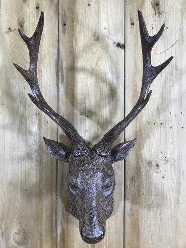 Small detailed brown wall - small,