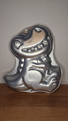 Wilton dinosaur cake tin - wilton,