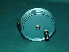 vintage J W Young Pridex 3-1/4" Med width fly reel in factory green finish 823
