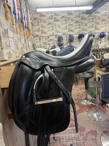 Antares dressage saddle - dressage,