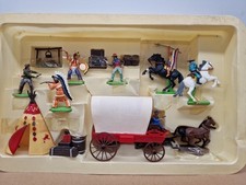 Britains Wild West Cowboys And Indians Figure And Accessory Set TATTY BOX UNUSED