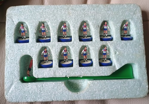 Subbuteo team c100 - subbuteo,