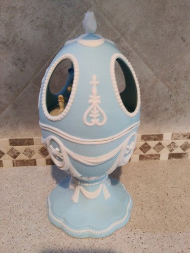 Bluebird musical porcelain - bluebird, egg