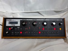 CLEAN Moog Slim Phatty w/ Oak