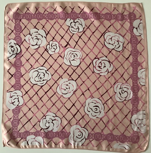 Pink stylised flower - b1,