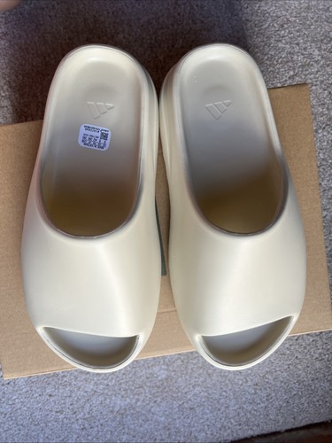 Adidas yeezy slide - slide, bone