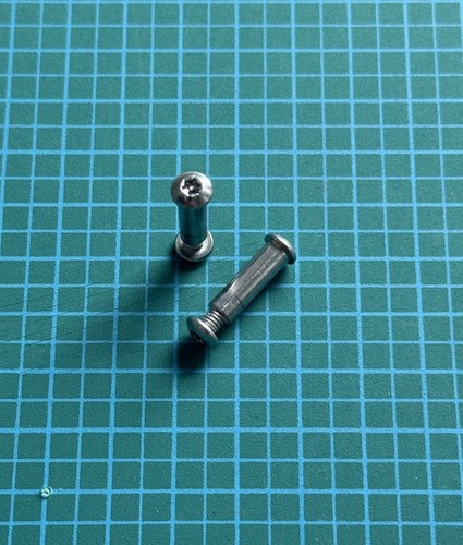 Leatherman screws opening - leatherman, (opening