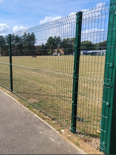 Mesh security fencing - v, 1.8m