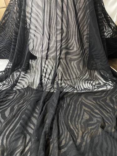 Metres black zebra - metres,