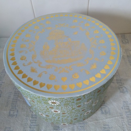 Wedgwood cuckoo bone - wedgwood, 'cuckoo'