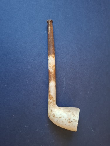 Antique clay pipe - antique, pipe.
