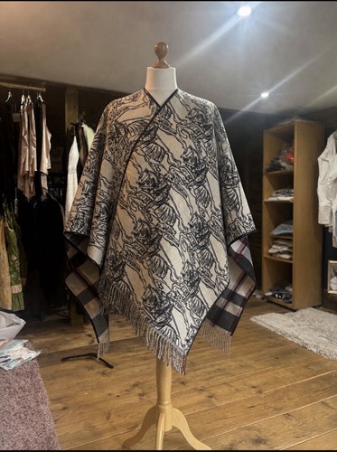 Burberry reversible poncho - burberry,