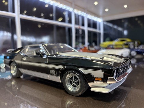 Autoart 1971 ford mustang - 1/18,