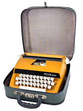 Petite International De Luxe