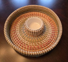 Natural Seagrass Chip Dip Hand