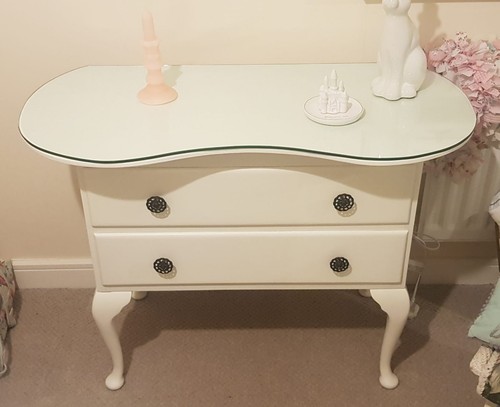 Beautiful vintage kidney - vintage,