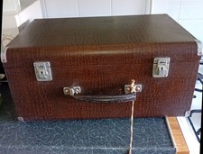 Singer Croc case with keys for