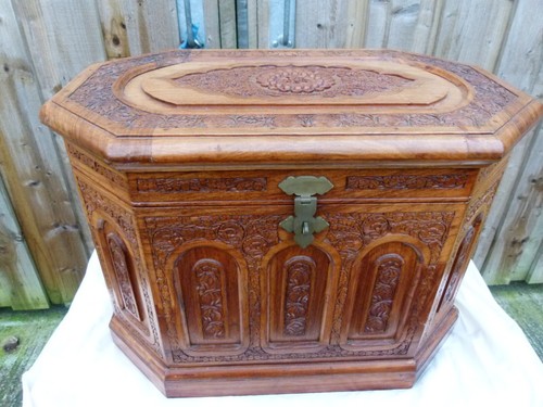 Fabulous antique style hand - fabulous,