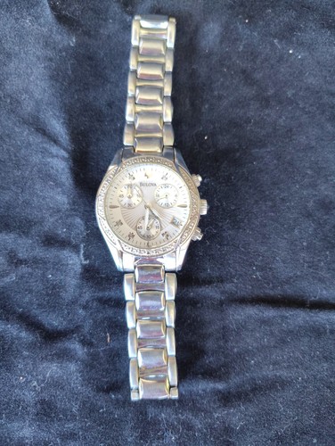Bulova diamond 96r19 33mm - bulova,