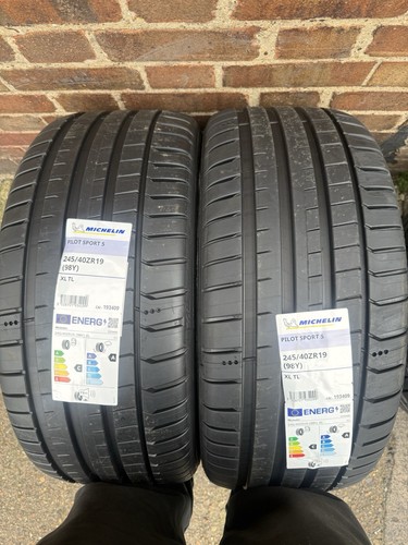 245 michelin pilot - 2x, 40