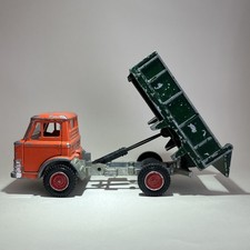 DINKY TOYS   FORD D800 TIPPER