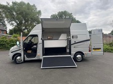 3.5T Renault Master Horsebox 2017