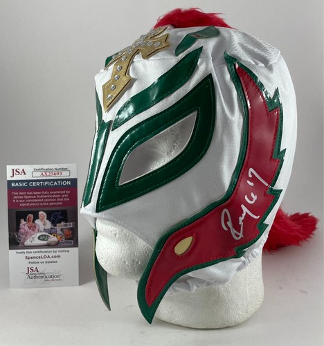 Wwe rey mysterio signed - wwe,