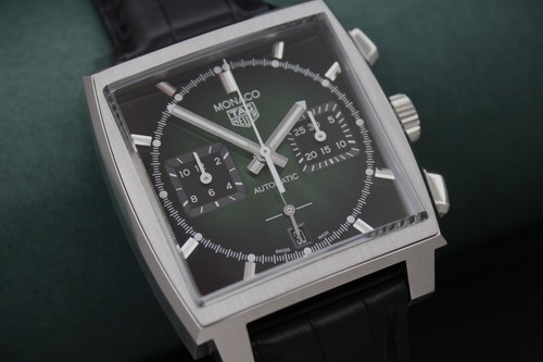 Tag heuer monaco green - tag, dial