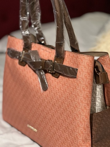 Cardin logoed handbag with - p.,