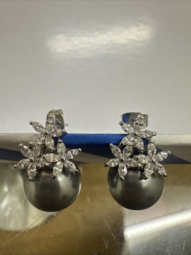 Butler wilson three flowers - butler,